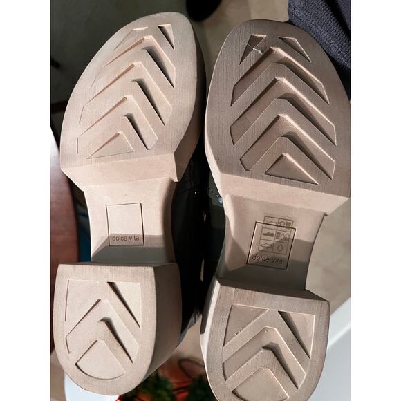 Dolce Vita Patent Chelsea Ankle Boots Olive Green Chunky Heel NWOT Size 7 - Picture 5 of 6